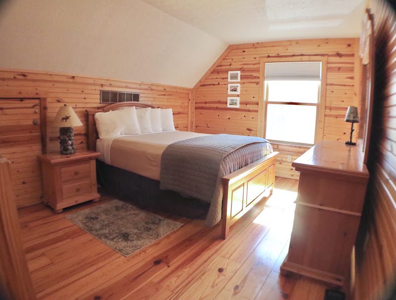 2nd bedroom at Water's Edge Cabin